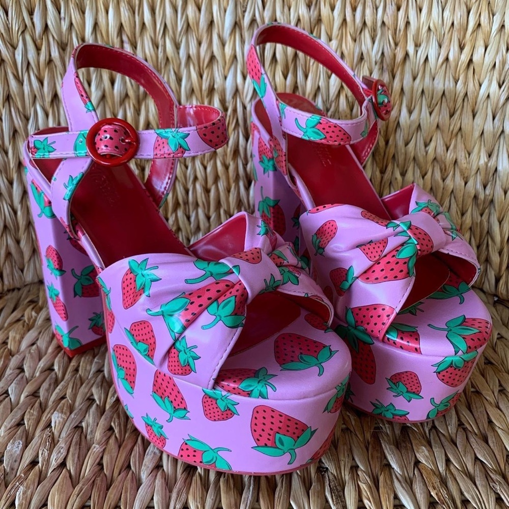 New Sugar Thrillz x Dolls Kill Strawberry Fields Platforms